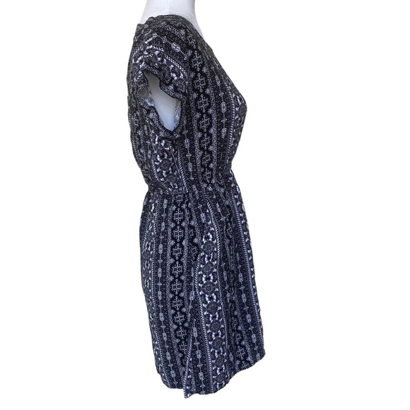 Pink Republic Skater Dress Sz Small Black White Geometric Bar‎ Back Rayon Casual - Picture 7 of 13